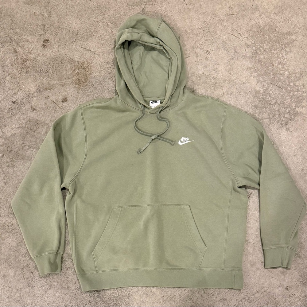 Nike Men's Sportswear Club Pullover BB Hoodie - Green Olive
